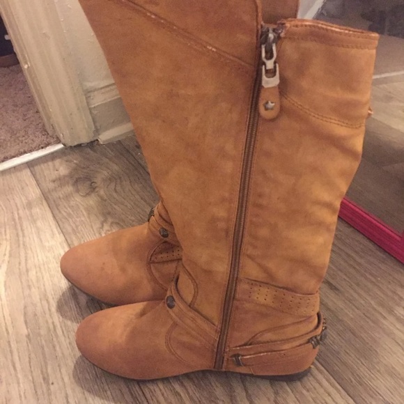 Boots - Picture 2 of 2